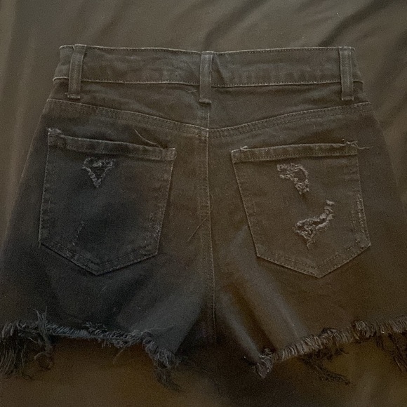 Black high waisted distressed shorts - Picture 4 of 4